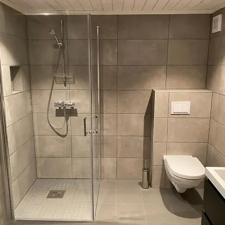 Modern Lakeside Jacuzzi And Sauna Up To 18 People