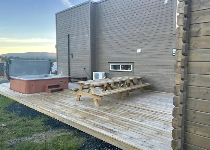 Holiday home Modern Lakeside Jacuzzi And Sauna Up To 18 People *