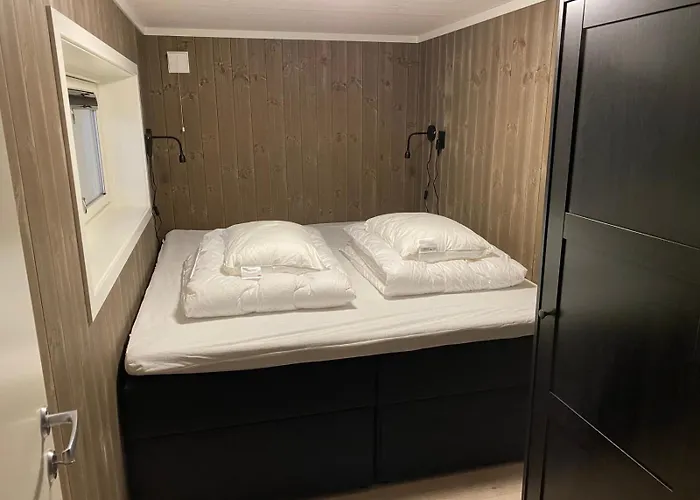 Modern Lakeside Jacuzzi And Sauna Up To 18 People Vradal