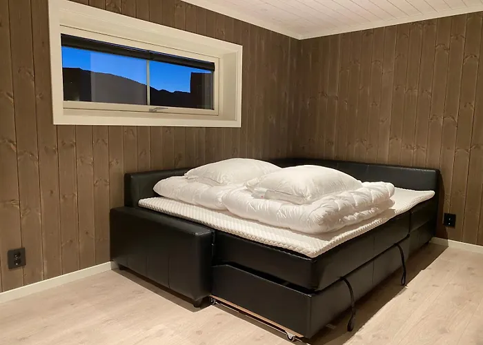 Holiday home Modern Lakeside Jacuzzi And Sauna Up To 18 People Vradal