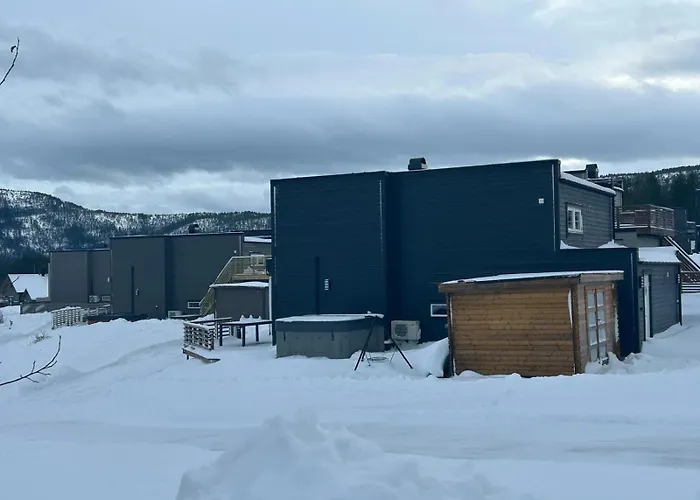 Modern Lakeside Jacuzzi And Sauna Up To 18 People *