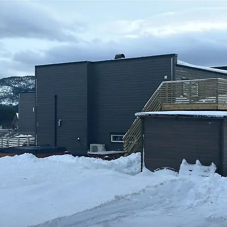 Modern Lakeside Jacuzzi And Sauna Up To 18 People Дом отдыха Врадал